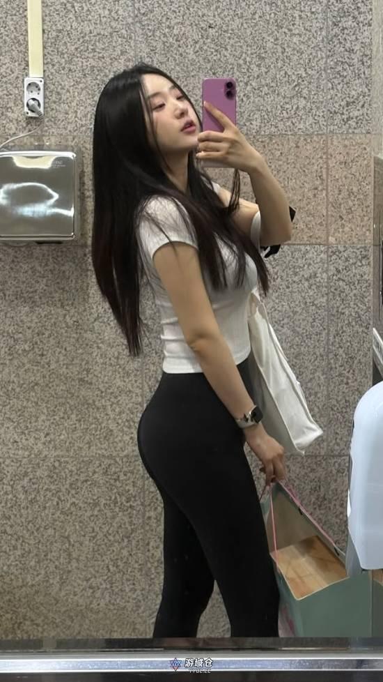 《剑星》申才恩性感黑丝热舞新视频：翘臀扭的真劲爆